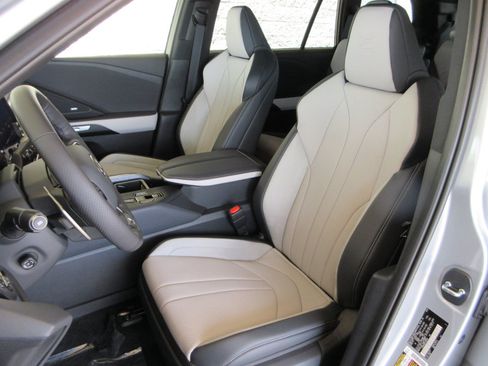 Used 2026 Lexus TX 500h AWD image 38