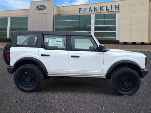 New 2025 Ford Bronco 4-Door image 8