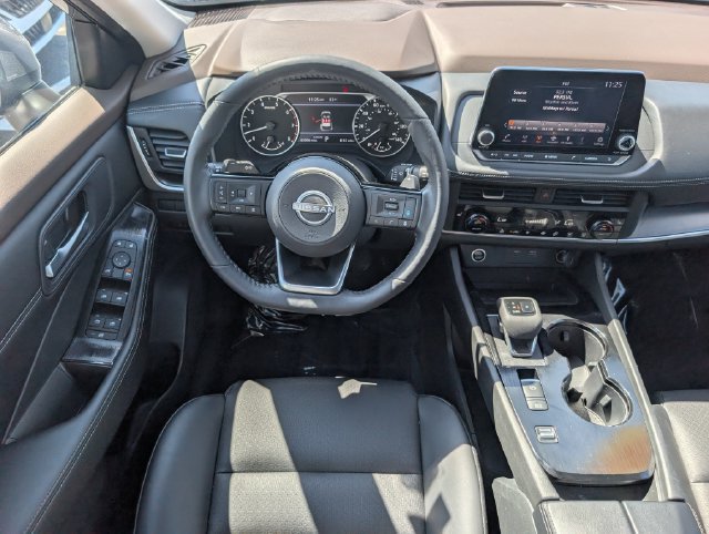Used 2023 Nissan Rogue SV w/ SV Premium B Package FWD image 18