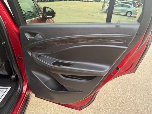 Used 2019 Buick Envision Essence image 16