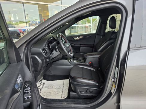 Used 2024 Ford Escape ST-Line w/ Tech Pack #1 AWD/4WD image 19