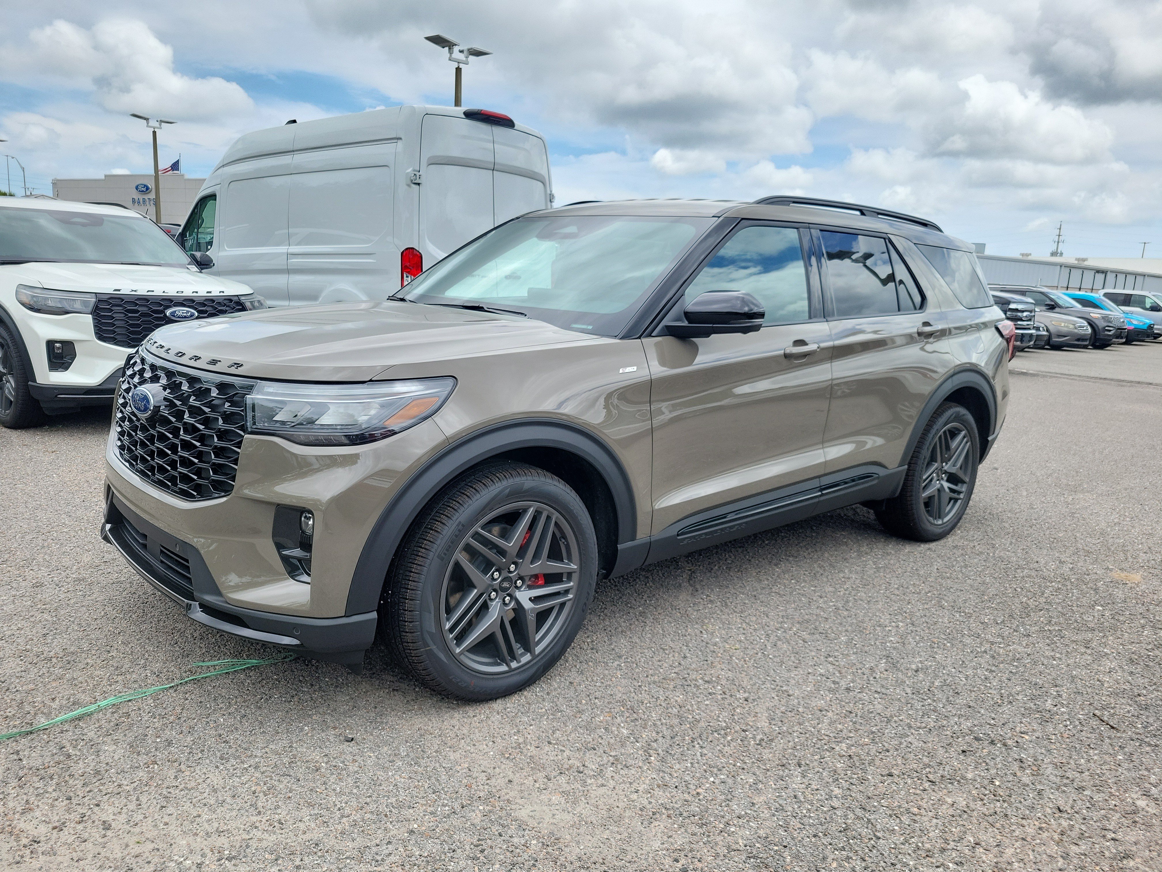 New 2026 Ford Explorer ST-Line w/ ST-Line Street Pack RWD 360° Tour