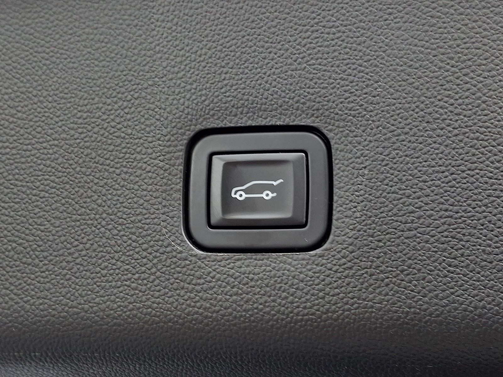 Used 2020 Chevrolet Traverse Premier w/ Redline Edition AWD/4WD image 34