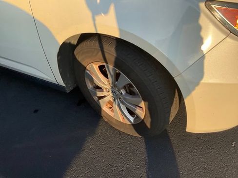 Used 2016 Honda Odyssey EX-L image 2