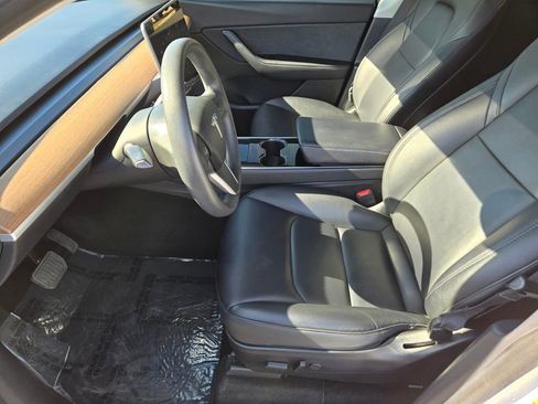 Used 2020 Tesla Model Y Long Range image 9