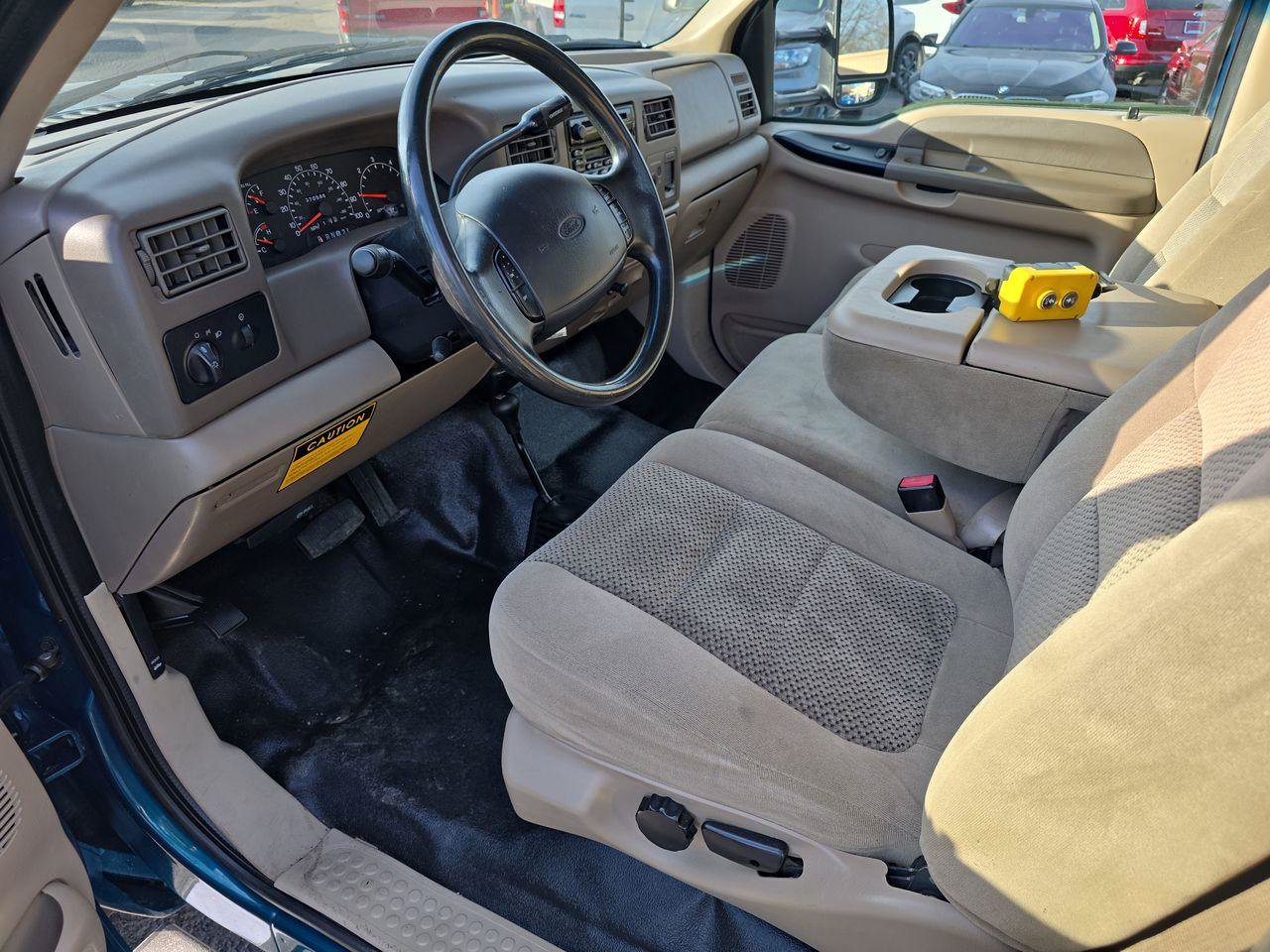 Used 2001 Ford F550 4x4 Regular Cab Super Duty image 4