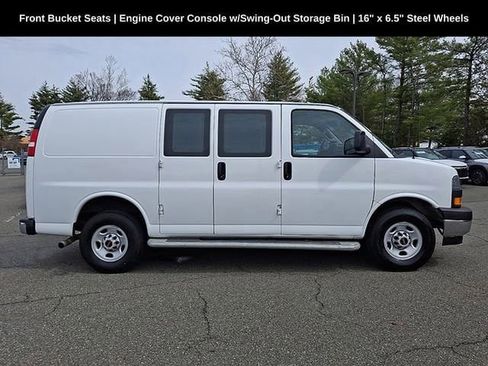 Used 2024 GMC Savana 2500 w/ Driver Convenience Package image 14