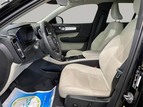 Used 2022 Volvo XC40 T5 Momentum AWD/4WD image 20