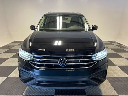 Used 2022 Volkswagen Tiguan SE FWD image 2
