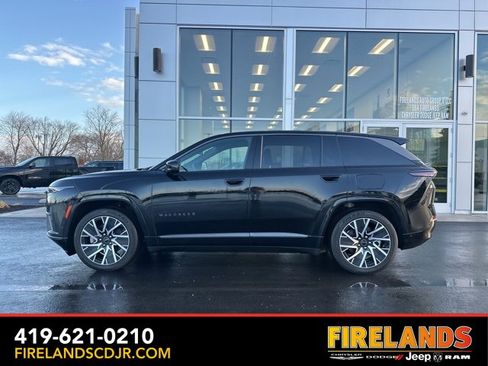 Used 2025 Jeep Wagoneer S Limited image 5