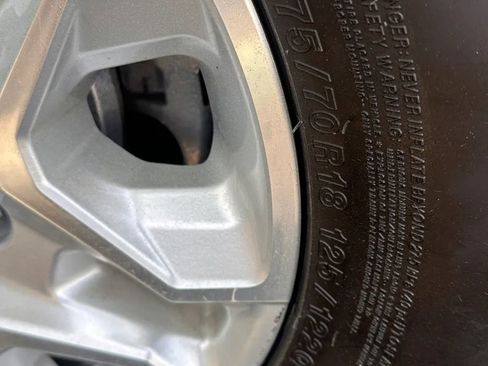 Used 2018 Toyota Tacoma SR5 image 19