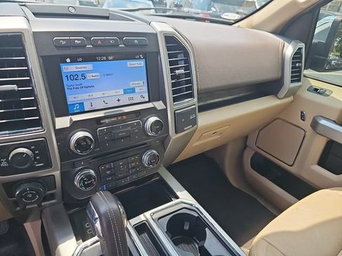 Used 2018 Ford F150 Lariat w/ Equipment Group 502A Luxury AWD/4WD image 21