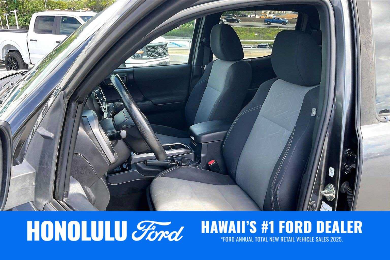 Used 2020 Toyota Tacoma TRD Off-Road AWD/4WD image 11