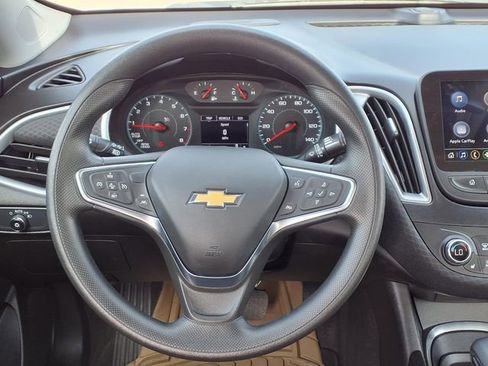 Used 2025 Chevrolet Malibu LT FWD image 19