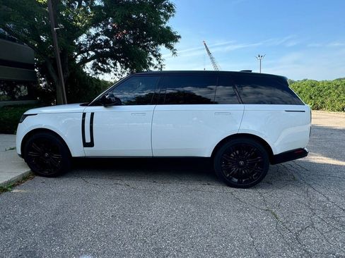 Used 2023 Land Rover Range Rover Long Wheelbase SE AWD/4WD image 4