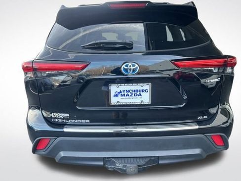 Used 2022 Toyota Highlander XLE image 4