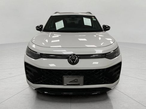 New 2026 Volkswagen Tiguan SE R-Line image 8