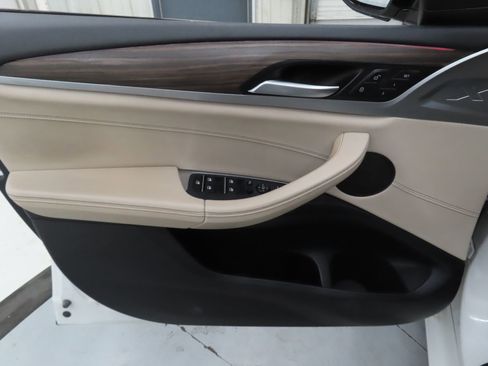 Used 2019 BMW X4 xDrive30i w/ M Sport Package 2 image 9