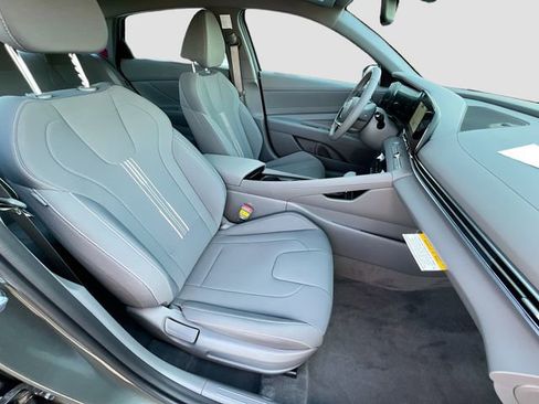 New 2025 Hyundai Elantra SEL FWD image 26
