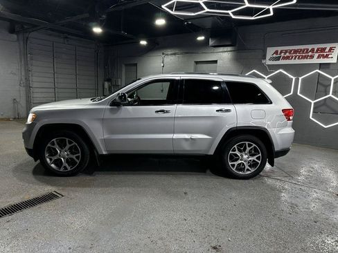 Used 2012 Jeep Grand Cherokee Overland AWD/4WD image 2