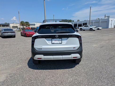 New 2026 Nissan Kicks SR image 4