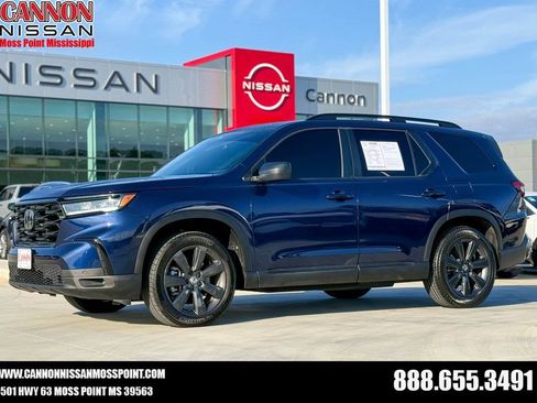 Used 2025 Honda Pilot Sport image 1