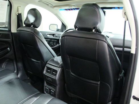 Used 2015 Ford Edge Titanium w/ Equipment Group 302A AWD/4WD image 23