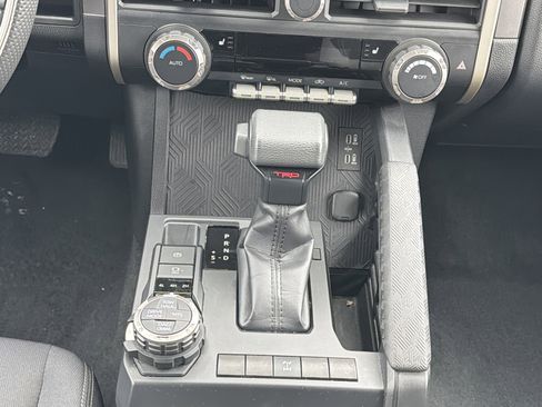 Used 2024 Toyota Tacoma TRD Off-Road image 20