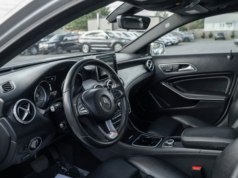 Used 2017 Mercedes-Benz GLA 250 4MATIC w/ Premium Package image 6