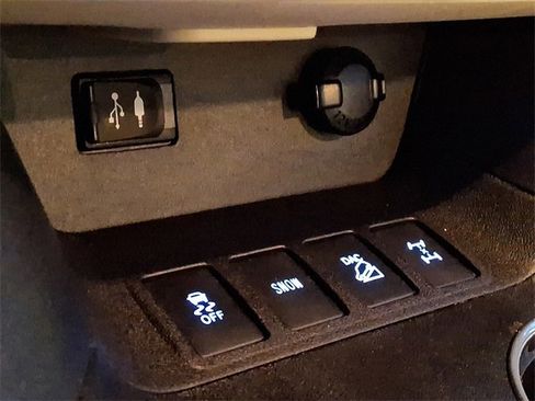 Used 2016 Toyota Highlander Plus image 29