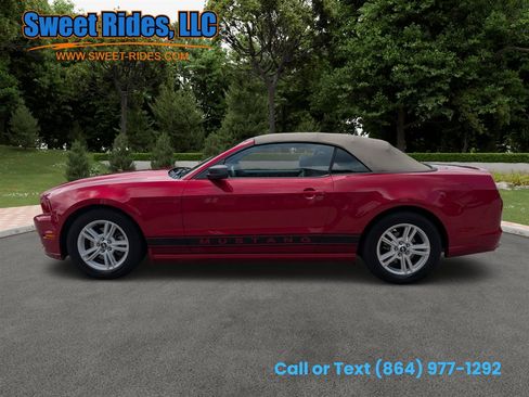 Used 2013 Ford Mustang Convertible RWD image 5