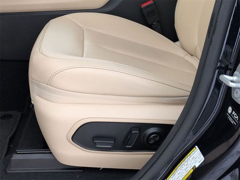 Certified 2024 Jeep Grand Cherokee L Limited image 13