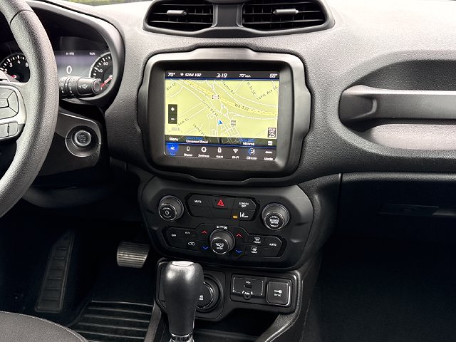 Used 2023 Jeep Renegade Latitude AWD/4WD image 11