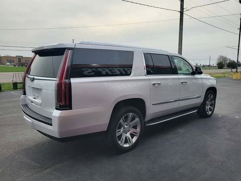 Used 2016 Cadillac Escalade ESV Premium AWD/4WD image 3