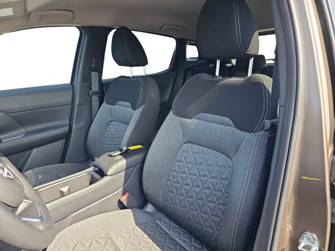 Used 2026 Nissan Kicks SV w/ Charging Package FWD image 12