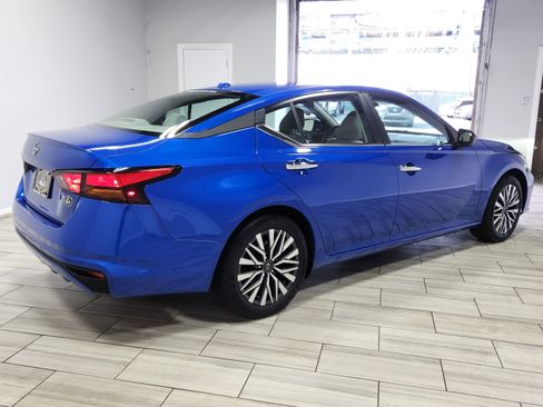 Used 2025 Nissan Altima 2.5 SV image 5