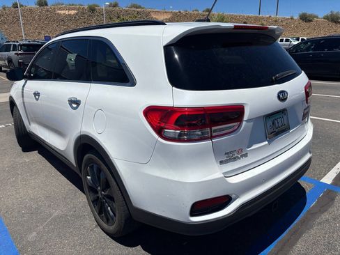 Used 2019 Kia Sorento AWD V6 image 9