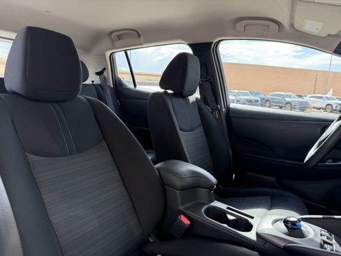 Used 2025 Nissan Leaf S FWD image 39