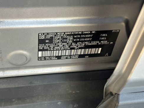 Used 2020 Toyota RAV4 LE w/ All Weather Liner Package FWD image 29