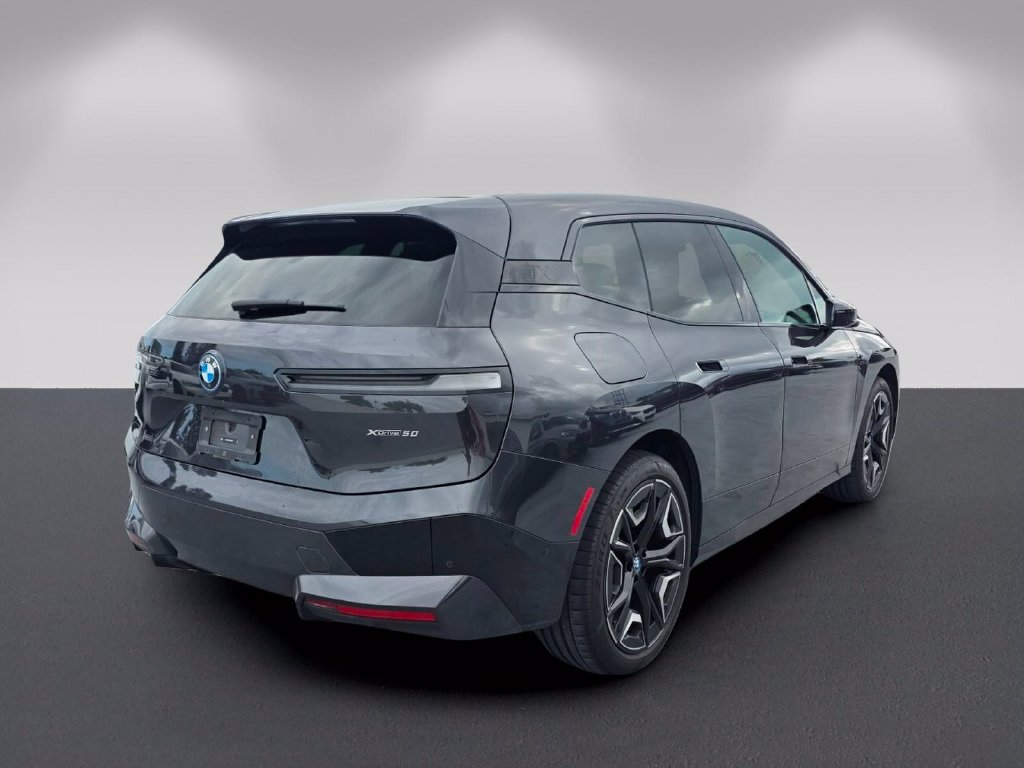 Certified 2024 BMW iX xDrive50 w/ Premium Package AWD/4WD image 4