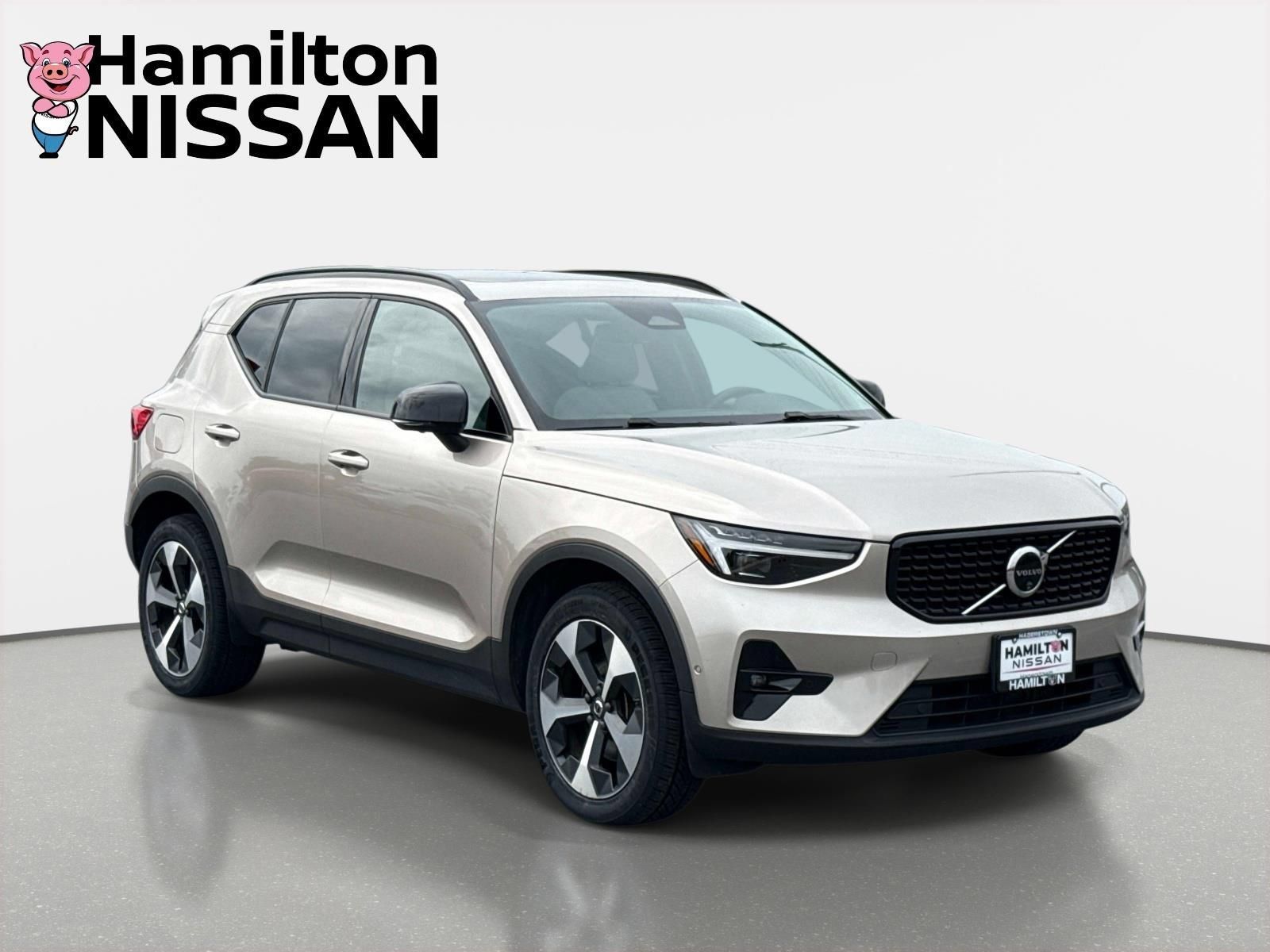 Used 2024 Volvo XC40 B5 Plus w/ Protection Package Premier AWD/4WD image 1