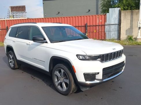 Used 2025 Jeep Grand Cherokee L Limited AWD/4WD image 8