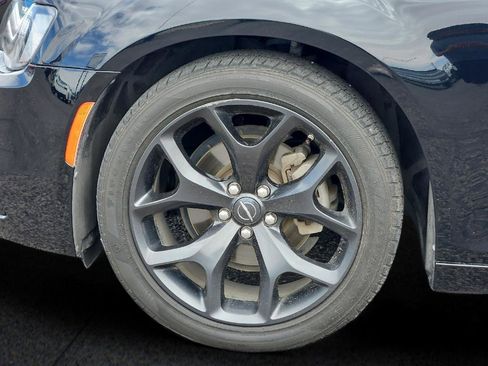 Used 2022 Chrysler 300 Touring w/ Sport Appearance Package RWD image 20