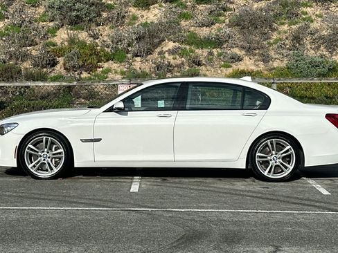 Used 2013 BMW 750Li image 9