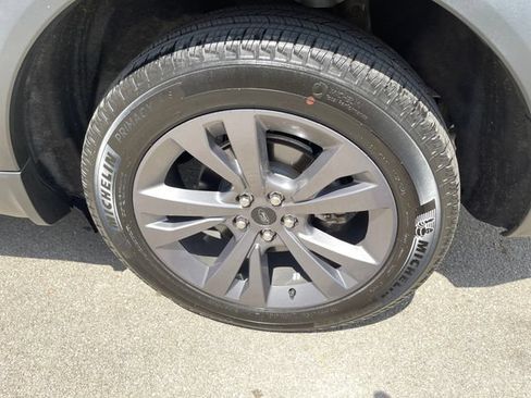 Used 2024 Ford Explorer XLT w/ Equipment Group 202A AWD/4WD image 44