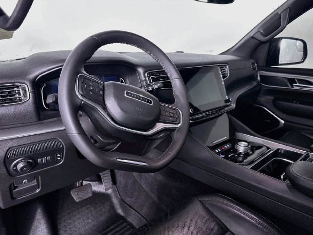 Used 2022 Jeep Wagoneer Series I AWD/4WD image 12