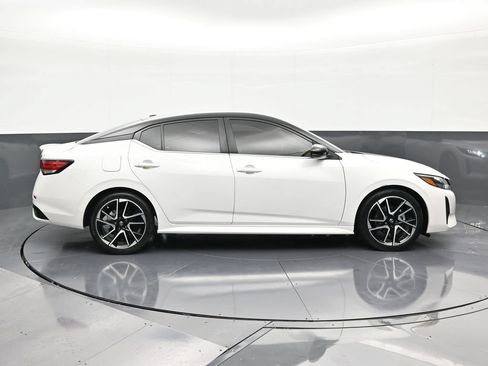 Used 2024 Nissan Sentra SR FWD image 6