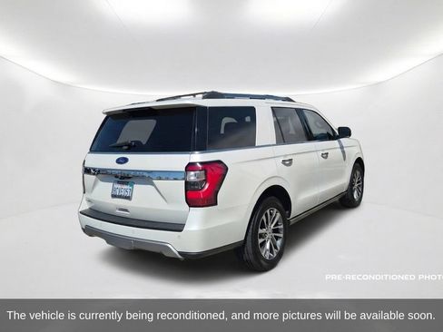 Used 2018 Ford Expedition Limited w/ Equipment Group 301A AWD/4WD image 6