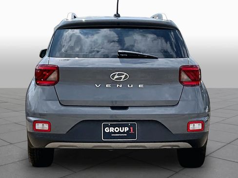 Used 2023 Hyundai Venue SEL FWD image 5