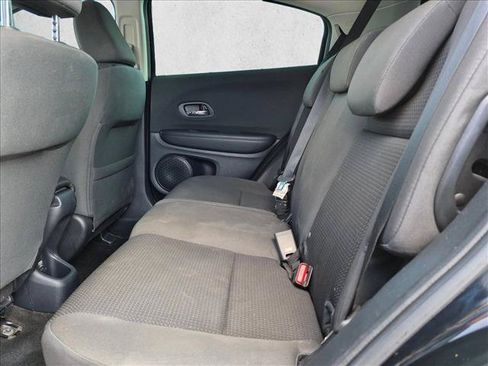 Used 2021 Honda HR-V LX image 17